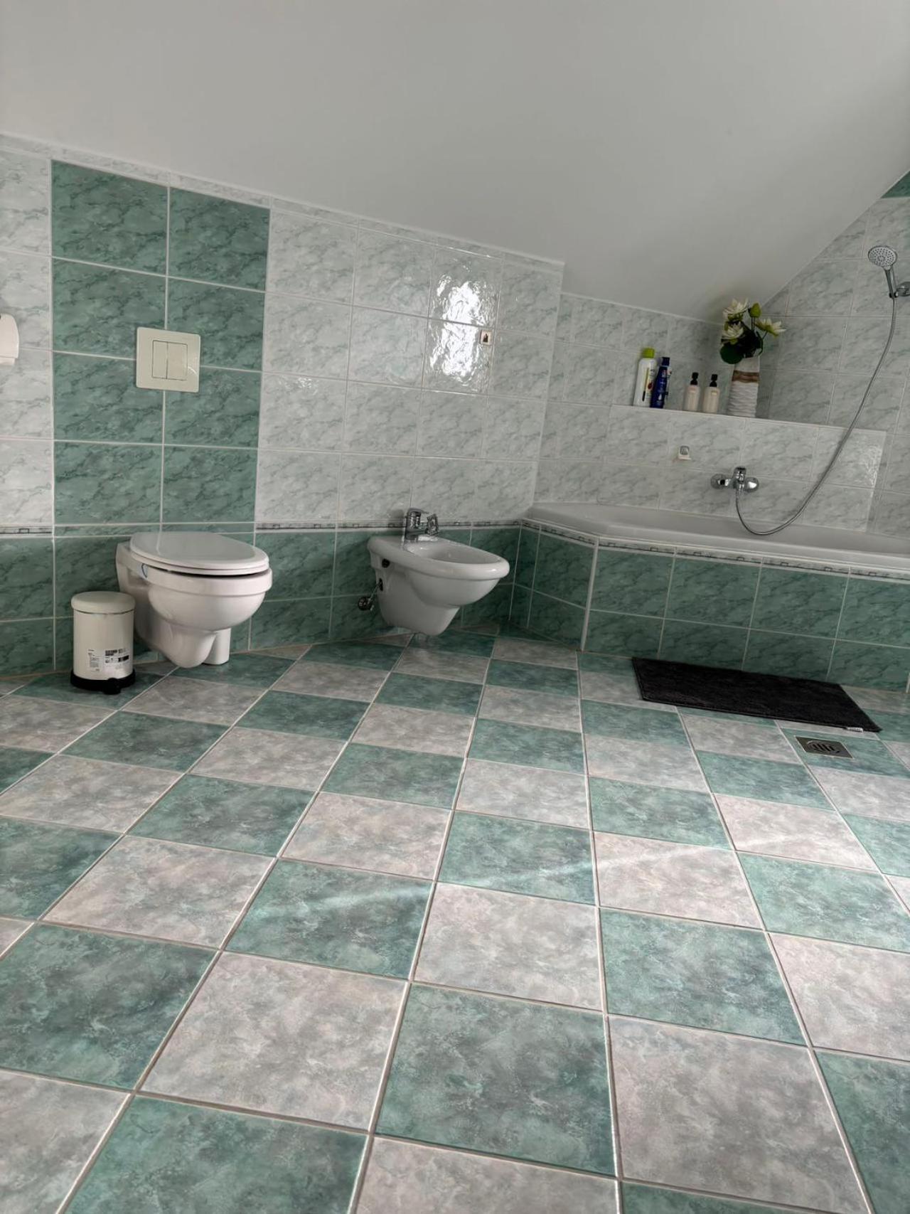 Garden Villa Budapest Eksteriør bilde